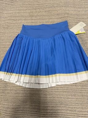 3/$20🍁SALE! All in Motion Blue Woven Pleated Skort